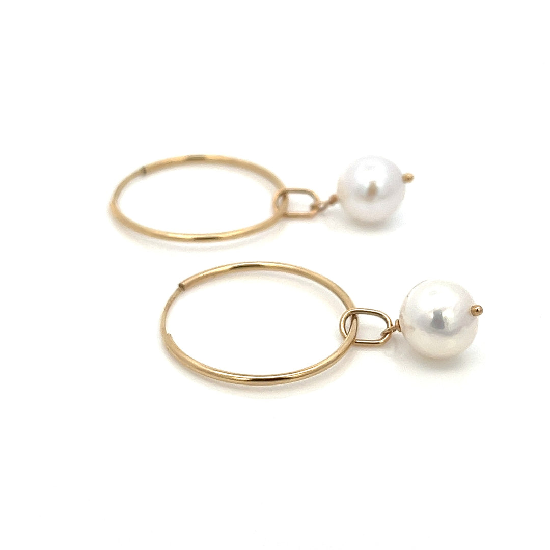 van luna - akoya pearl classic gold hoops - workshopunderground.com