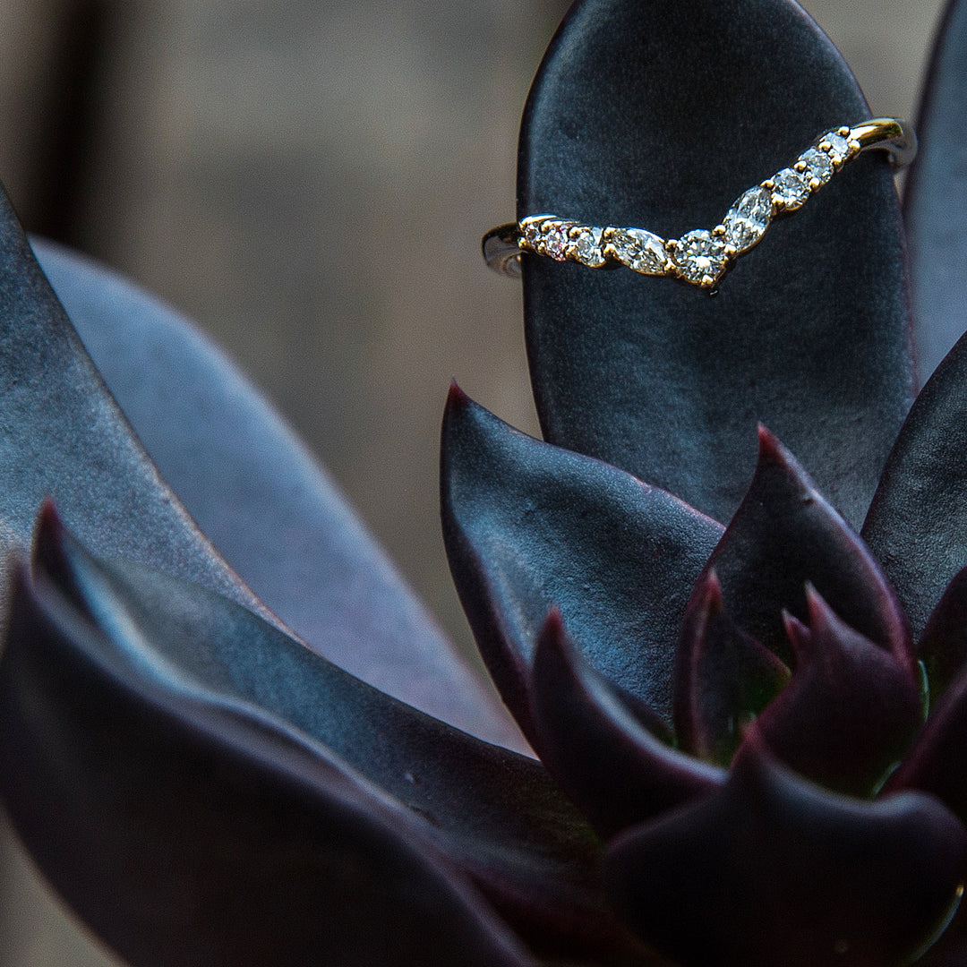 v-shaped contour diamond band - workshopunderground.com