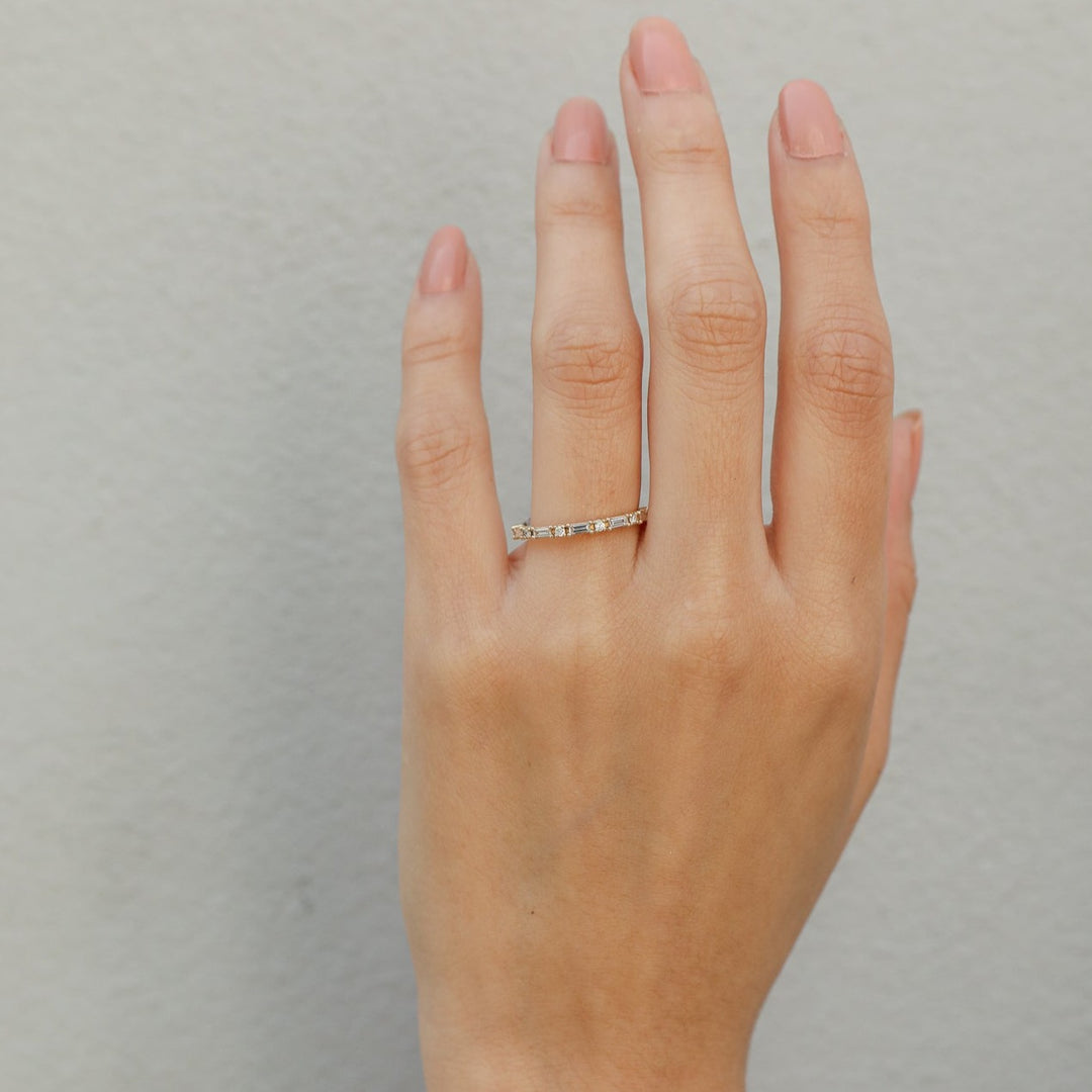 baguette & round diamond band