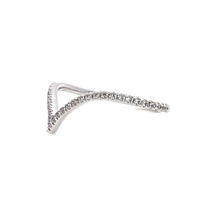 deep v-shaped contour pave diamond band
