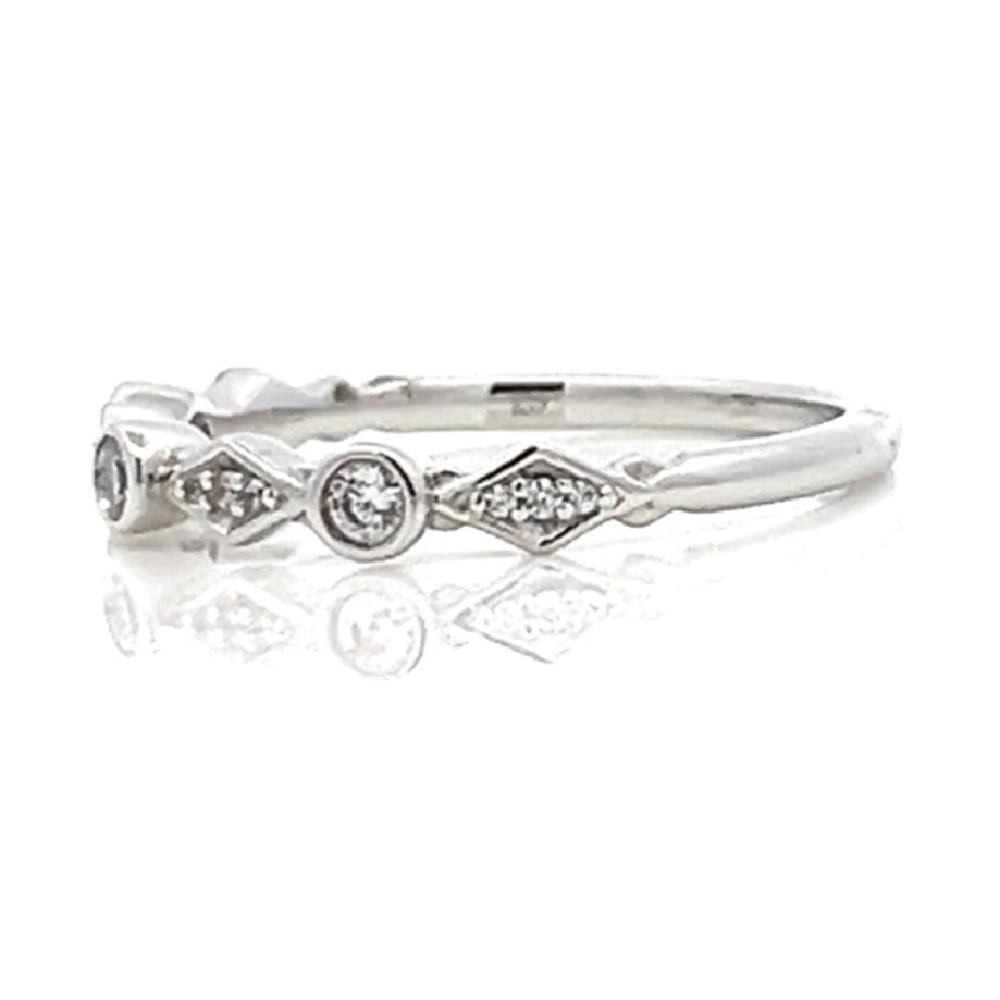 geometric round diamond band