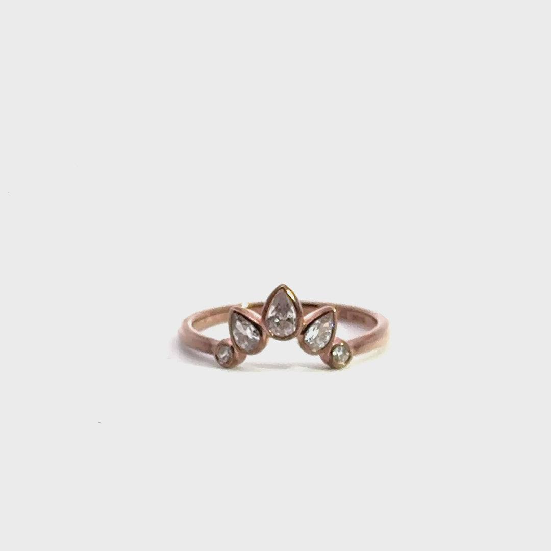 crown pear-shaped diamond band