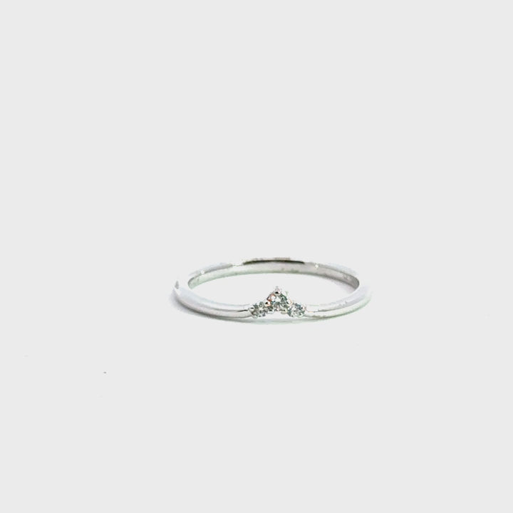 three-stone pointed diamond band