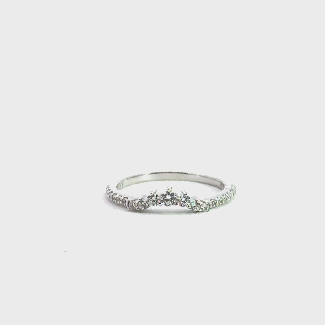 graduated tiara diamond band
