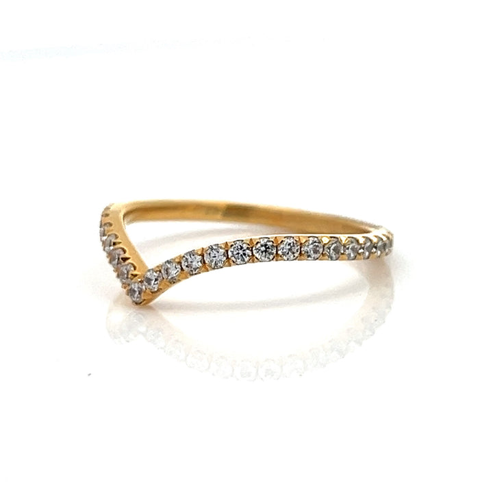 v-shaped round contour diamond band