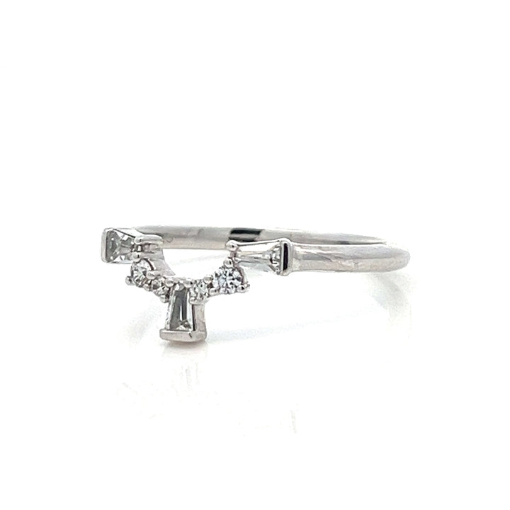 contoured tapered baguette and round diamond band