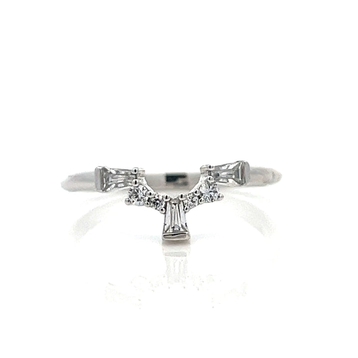 contoured tapered baguette and round diamond band