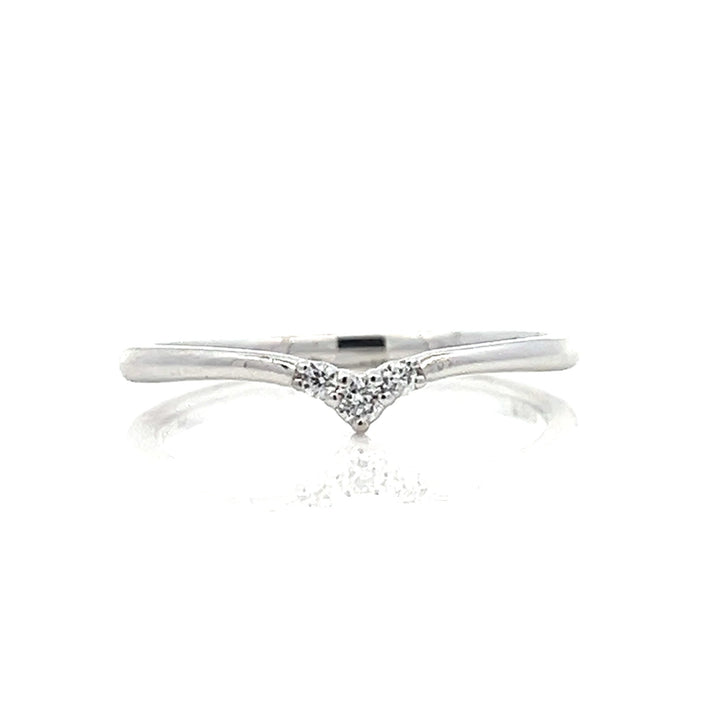 three-stone pointed diamond band