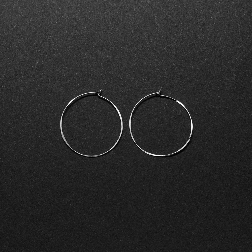"classico" - artisanal hammered earrings - workshopunderground.com