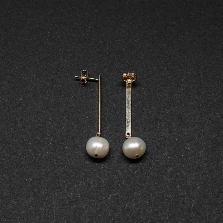 gold bar post drop pearl earrings - workshopunderground.com