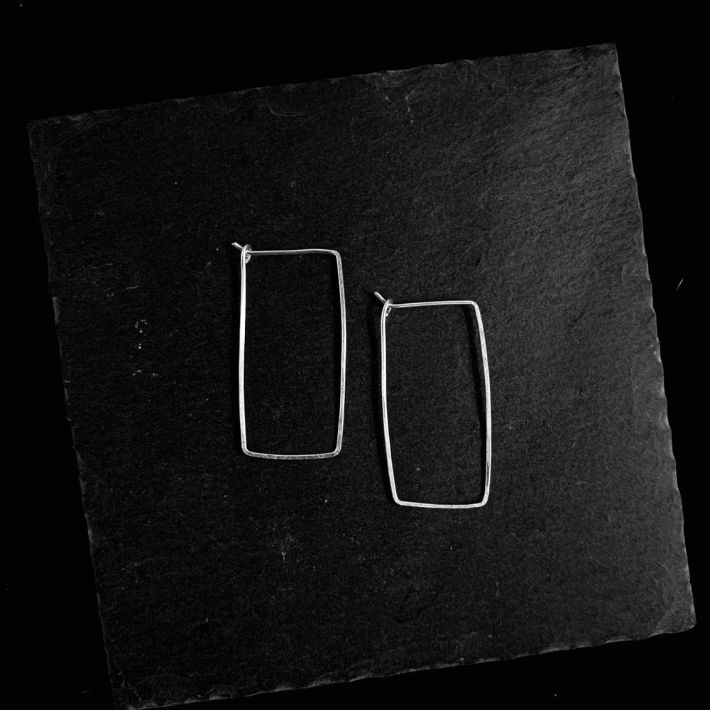"figurati" - artisanal hammered earrings - workshopunderground.com