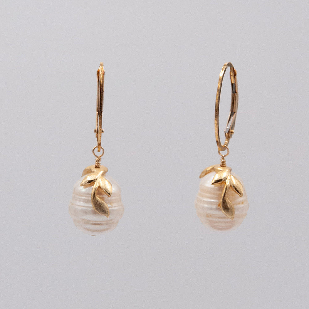New Deco - baroque pearl earrings - black or white pearl - workshopunderground.com
