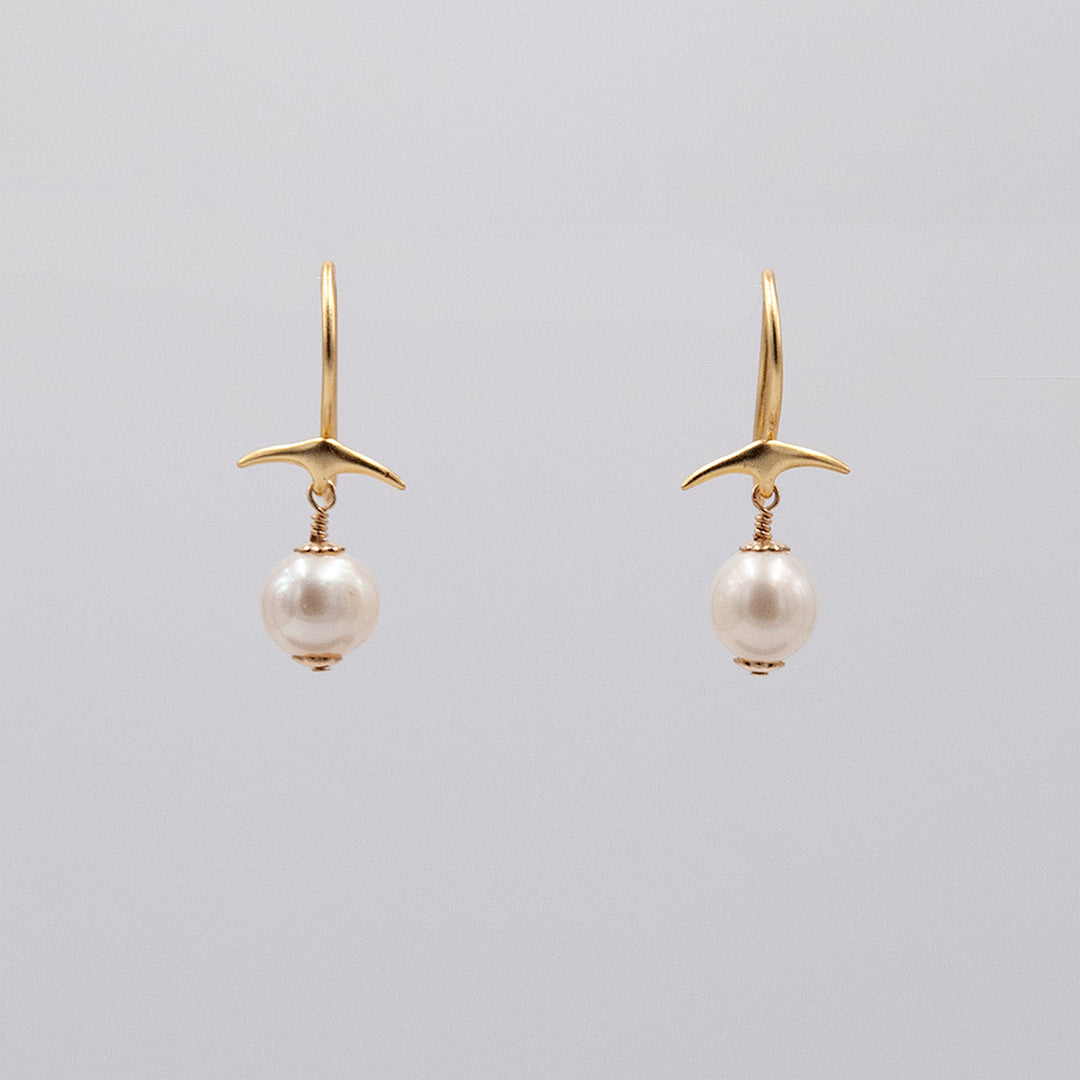 New Deco - capped pearl earrings - black or white pearl - workshopunderground.com