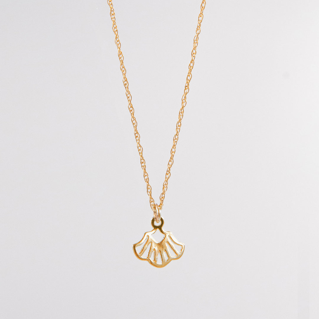 New Deco - mini floral motif pendant necklace - silver or gold - workshopunderground.com